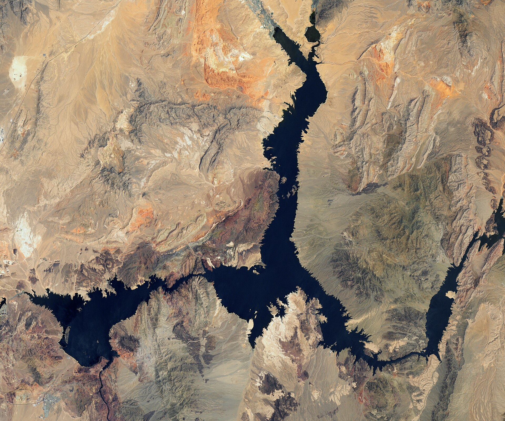 NASA satellite image of Lake Mead in 2000